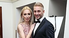 Sámer Issa s partnerkou na plese