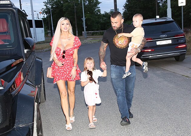 Karlos V�mola a Lela