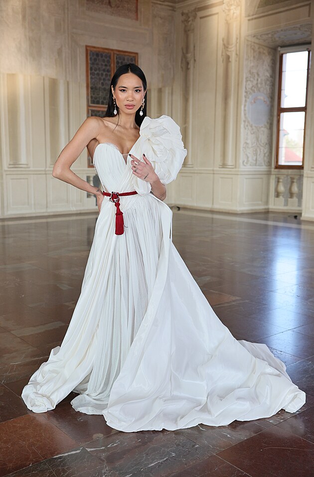 Sarah Vu na �vodn� tiskov� konferenci Miss Universe Czech Republic 2026