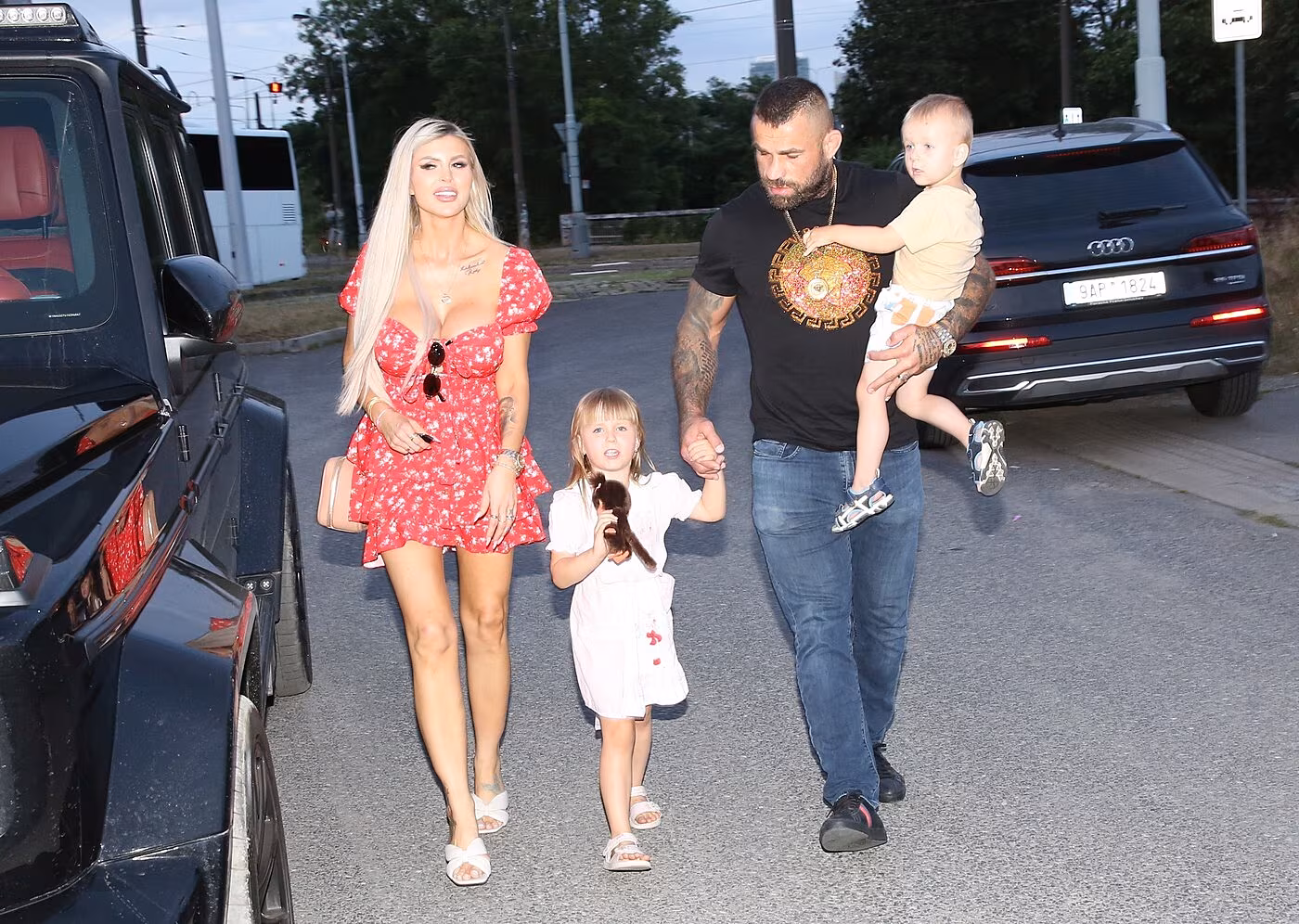 Karlos V�mola a Lela