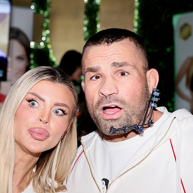 Karlos V�mola a Lela