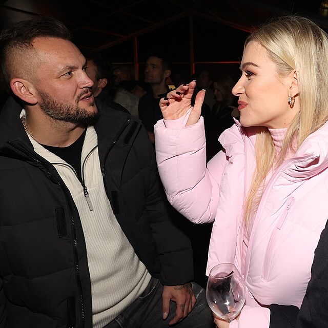 Dominika Myslivcov� a jej� nov� p��tel Jakub V. na akci na konci roku 2025 ve �pindlu
