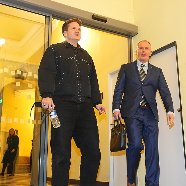 Ond�ej Brzobohat� s advok�tem Robertem Vladykou