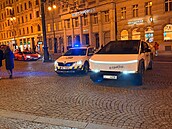 Po Praze se prohán�l Cybertruck! Jel v n�m známý influencer s kámo�em...