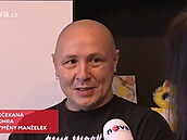 Lá�a po odvysílání Vým�ny man�elek �elil útok�m, �e je spartakiádním vrahem.