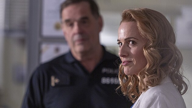 Horká p�ichází vy�et�ovat podez�elé okolnosti kolem Václava (Miroslav Etzler) a...