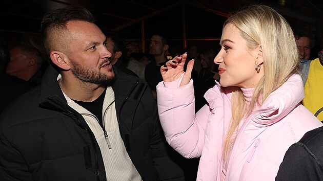 Dominika Myslivcov� a jej� nov� p��tel Jakub V. na akci na konci roku 2025 ve �pindlu
