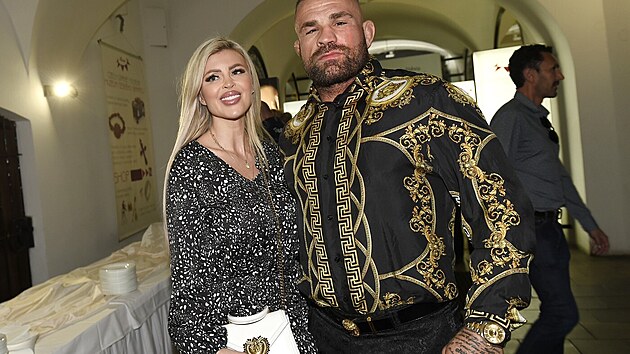 Karlos Vémola a Lela