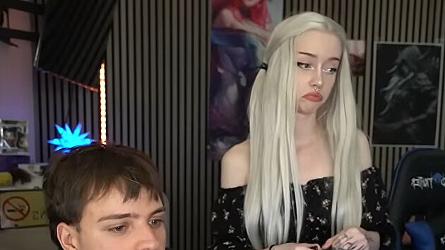 Opat se roze�el se svou partnerkou Kyou