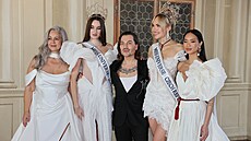 Monika Exlerová, Michaela Tomanová, Sarah Vu, Viktoria Güllová a Sam Dolce na...