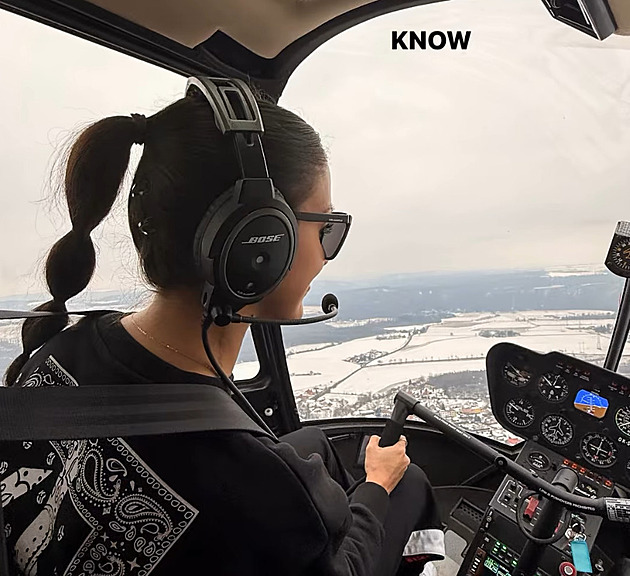 Carrie Kirsten vyměnila lásku k autům za vrtulníky. Nastoupila do letecké školy