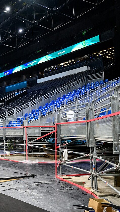 D�ln�ci pr�ce na hale Santagiulia dokon�ovali do posledn�ho dne.