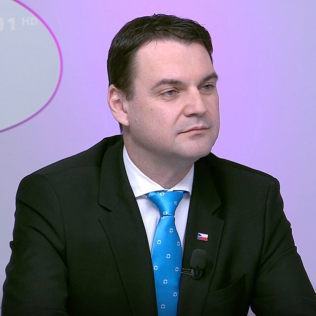 Petr Macinka v Ot�zk�ch V�clava Moravce
