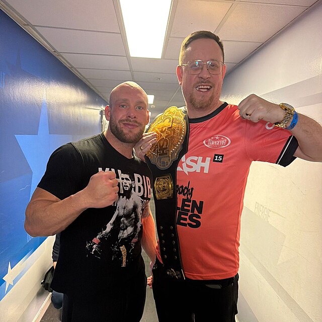 Rendys s mana�erem Ale�em Ratajem, kter� zastupuje tak� Karlose V�molu.