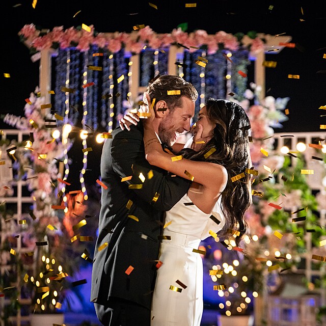 Fin�le reality show Bachelor �esko 2026: M�ra Dubovick� si vybral Sarah Vu.