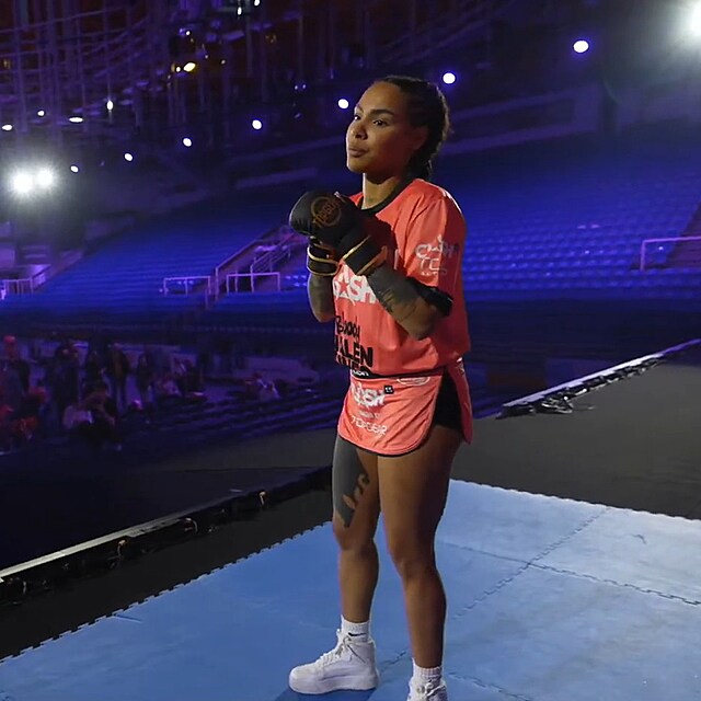 Angie Mangombe z�pasila v Clashi t�hotn�