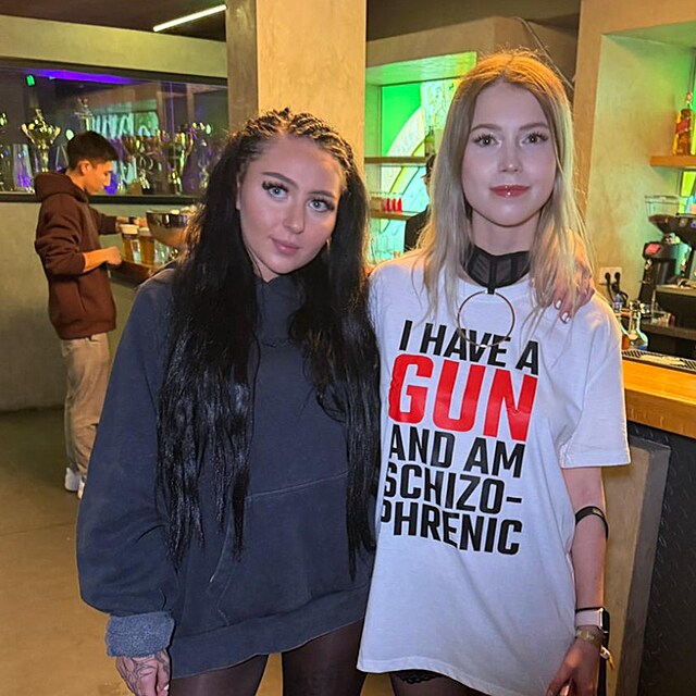 Xholakys s Isoldou Steindlerovou na Clashi