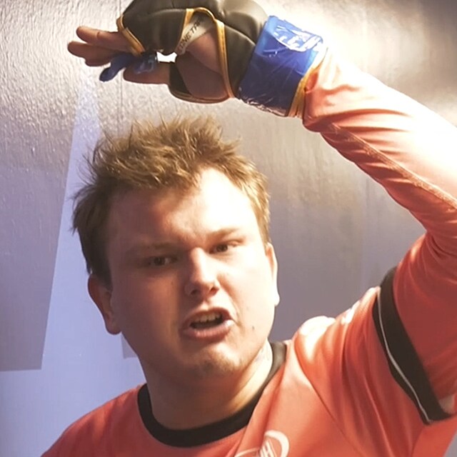 Tade� Vesel� je na�tvan�, vin� Lea Ber�nka