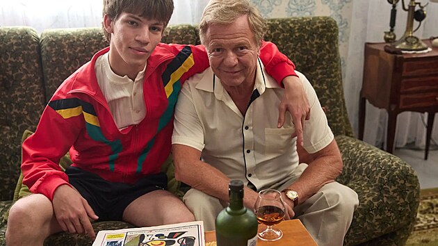 Maro� Kramár hraje se synem Markem v seriálu Slib.