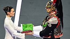 Vittoria Ceretti nese italskou vlajku