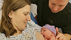 Porod, který m�l být jen radost. Honza se stehy na hlav� u prvních okam�ik� se...