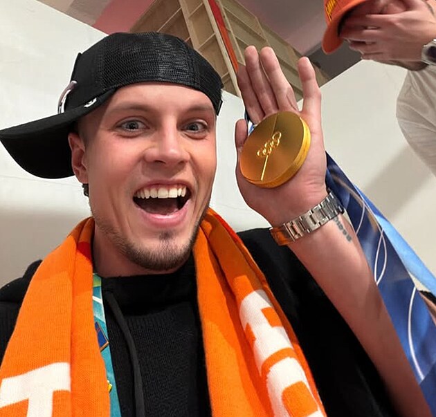 Jon Mari�nek se chlub� medail� Jutty Leerdam