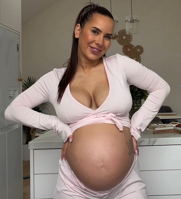 T�hotn� St��tesk� maluje pokoj