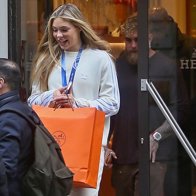 Jake Paul vzal Juttu na n�kupy.