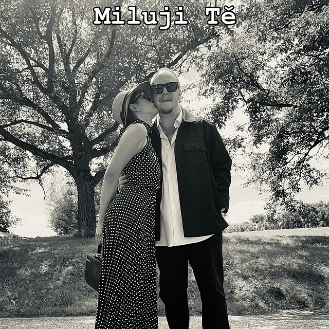 �t�p�n Kozub je ofici�ln� s kolegyn� z divadla Barbarou Kanyzovou.
