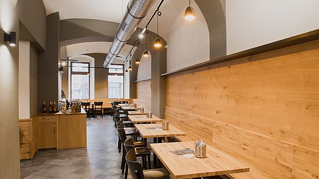 Turnovská pivnice zve na fand�ní i chut� Itálie