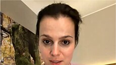 Ornella Koktová vysv�tlilovala fanou�k�m d�ní posledních dní. Lidé pro její...