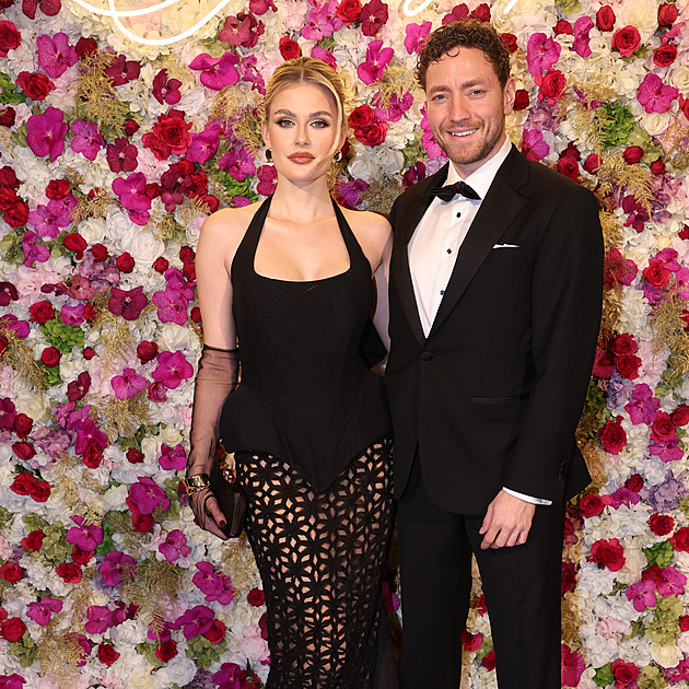 Móda z Českého plesu: Zazářily vítězky Bacherola, vedle šláply Kynychová a Janků