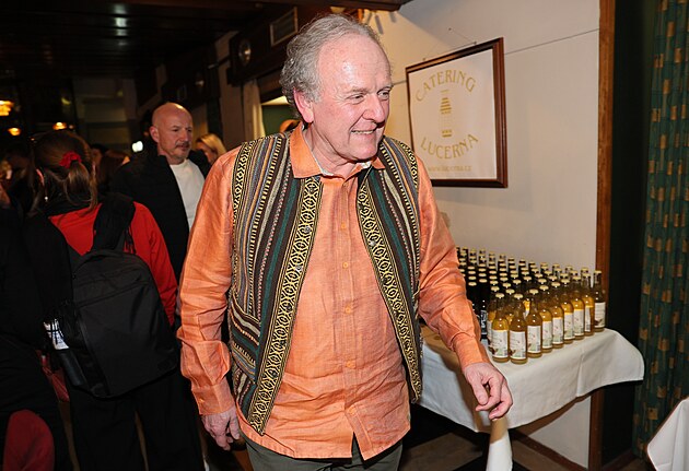 Slavnostn� premi�ra komedie P��n� k narozenin�m: K�tiny