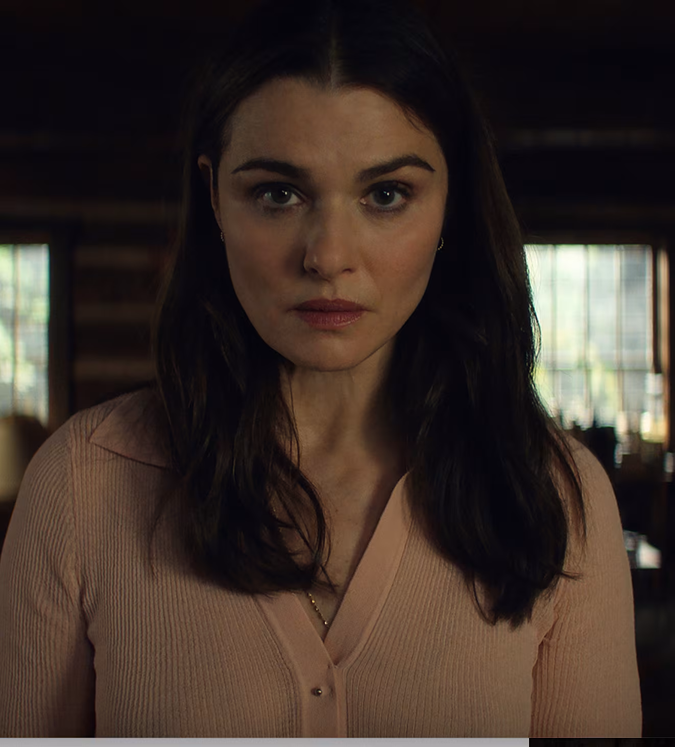 Sta�� jeden pohled a je jasno. Mezi profesorkou a mlad�m kolegou to za�ne...