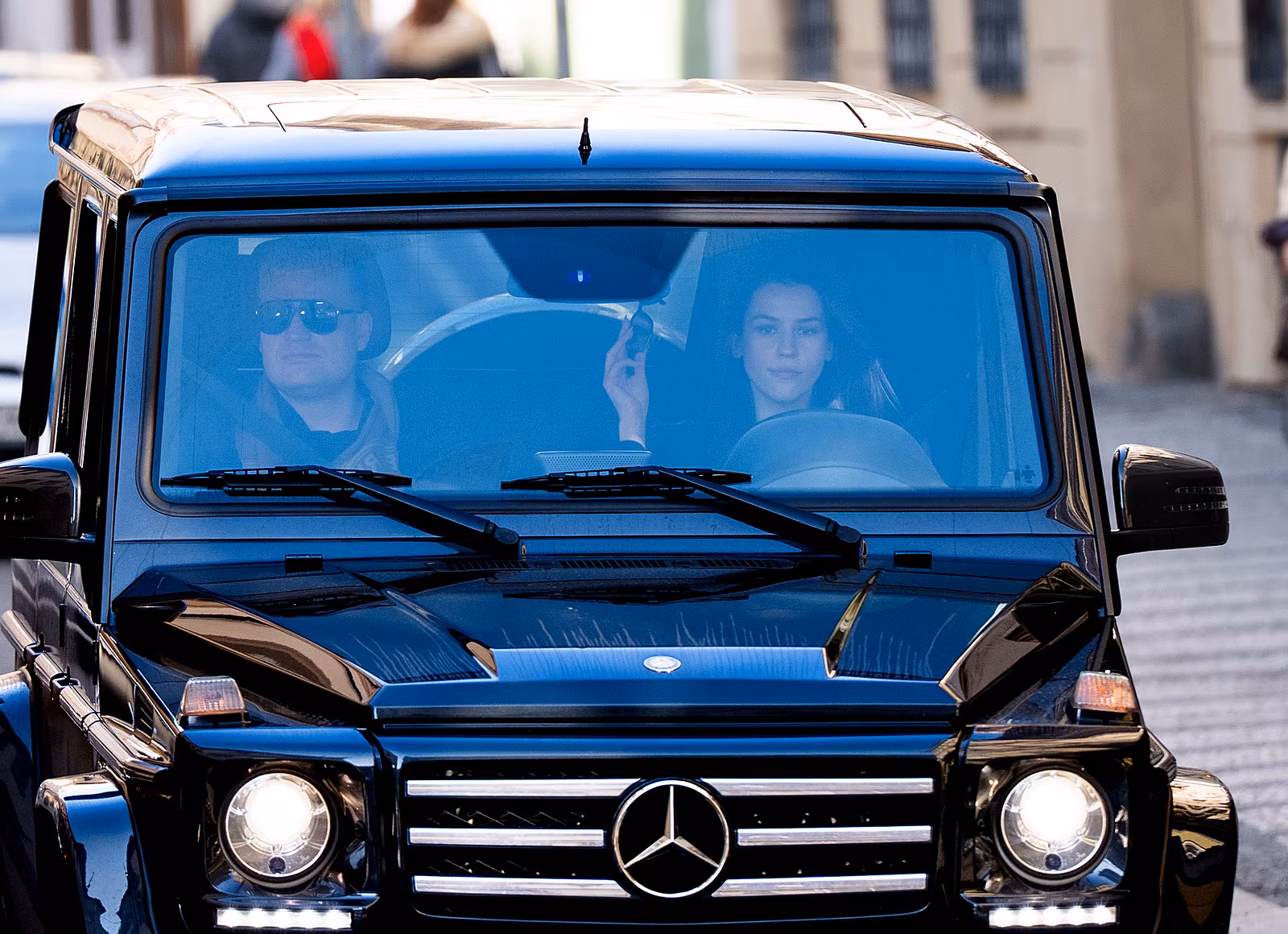 �idi�ka soust�ed�n�, spolujezdec v klidu.