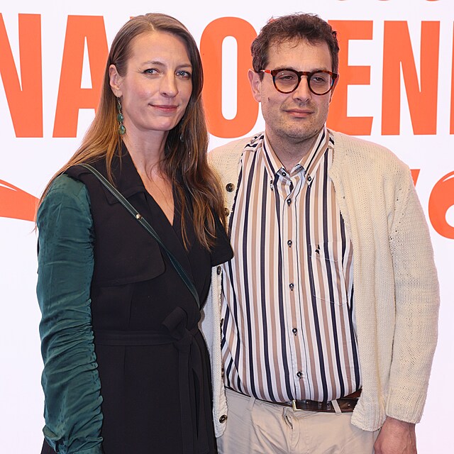 Slavnostn� premi�ra komedie P��n� k narozenin�m: K�tiny, Anna Pol�vkov� a jej� man�el Giuseppe Mele