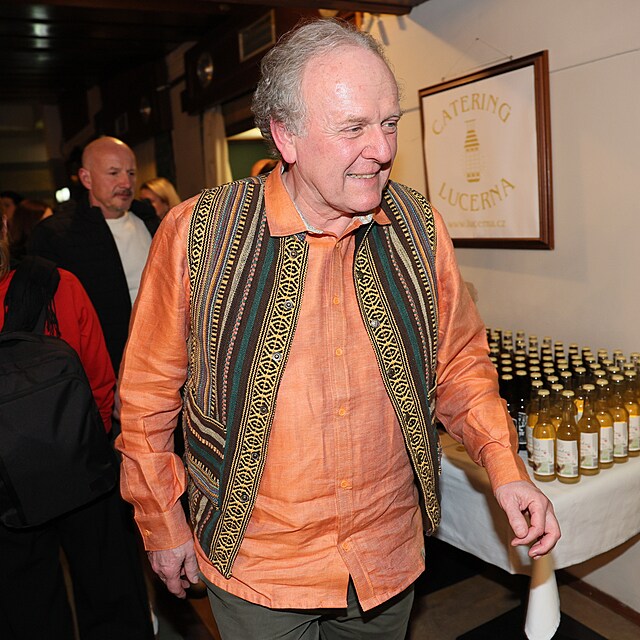 Slavnostn� premi�ra komedie P��n� k narozenin�m: K�tiny, Jaroslav Du�ek