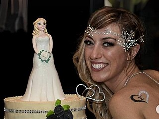 Laura Mesi si vzala sama sebe