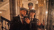 �e�tí influence�i se podívali na premiéru Peaky Blinders v Birminghamu.