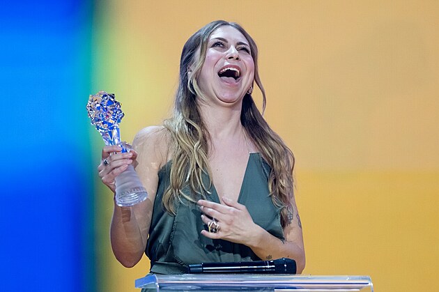 Cenu za Nejlep�� re�ii z�skala Katar�na Gramatov� za film Naho�e nebe, v dolin�...