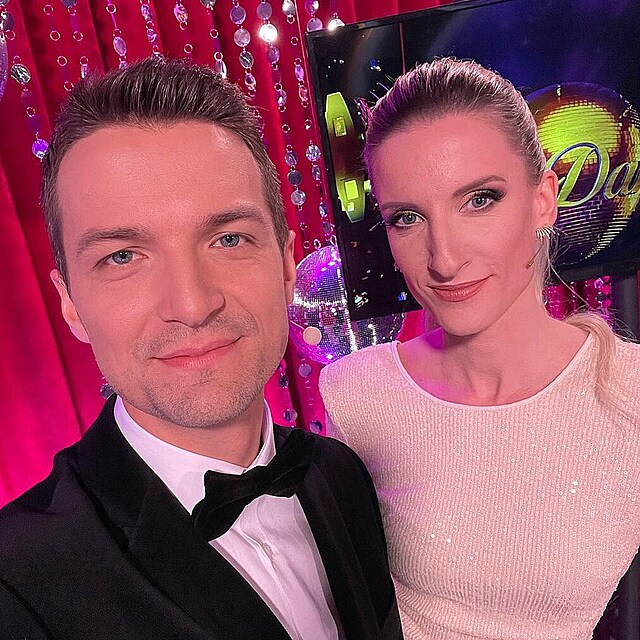 Adela Ban�ov� a jej� man�el Viktor Vincze se do�kali miminka.