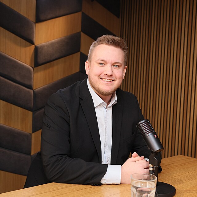 Adam Knedlhans