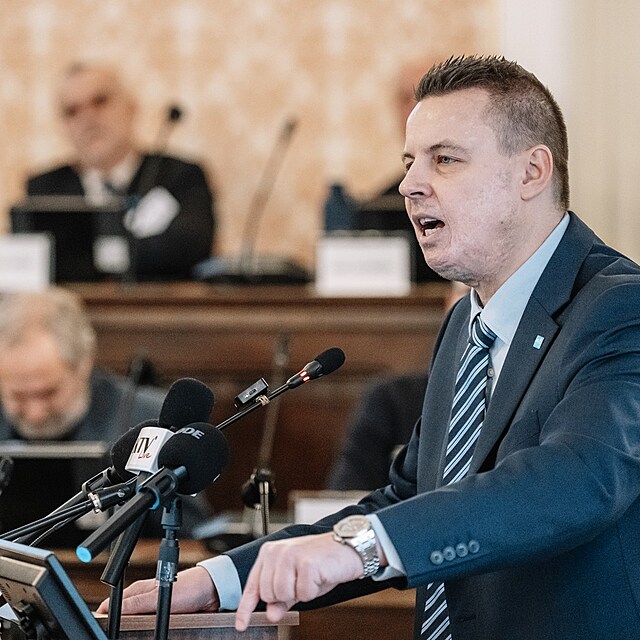 Jind�ich Rajchl nos� hodinky za milion