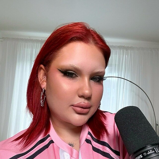 Sugar Denny se roz��lila kv�li tampon�m