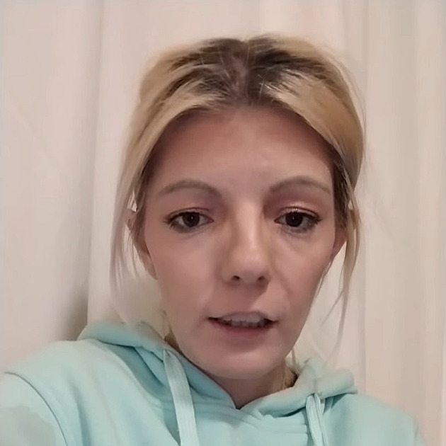 Shopaholic Adel přichází o jeden účet za druhým. Příjmy má jen z TikToku a YouTube