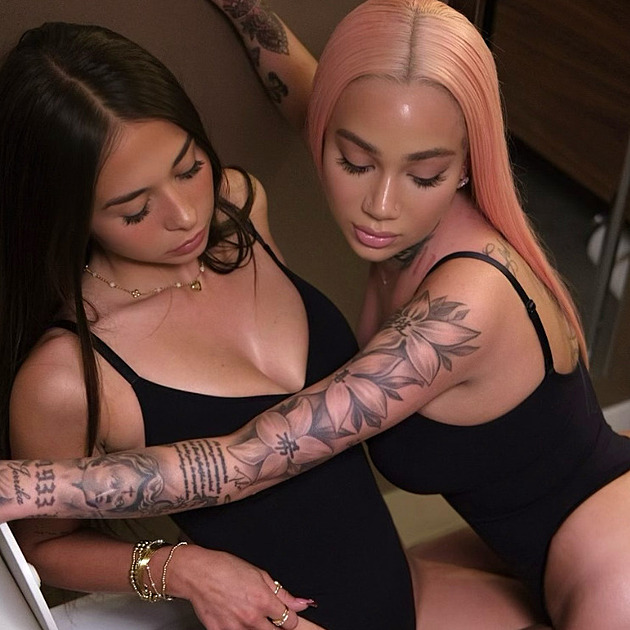 Sophie Rain a Bhad Bhabie rozjely spolupráci. Fotky z toalety ale vyvolaly znechucení fanoušků