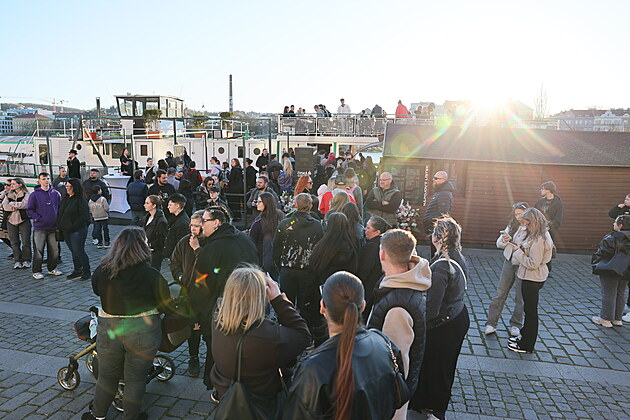 Rozlou�en� s M�nou na Ra��nov� n�b��