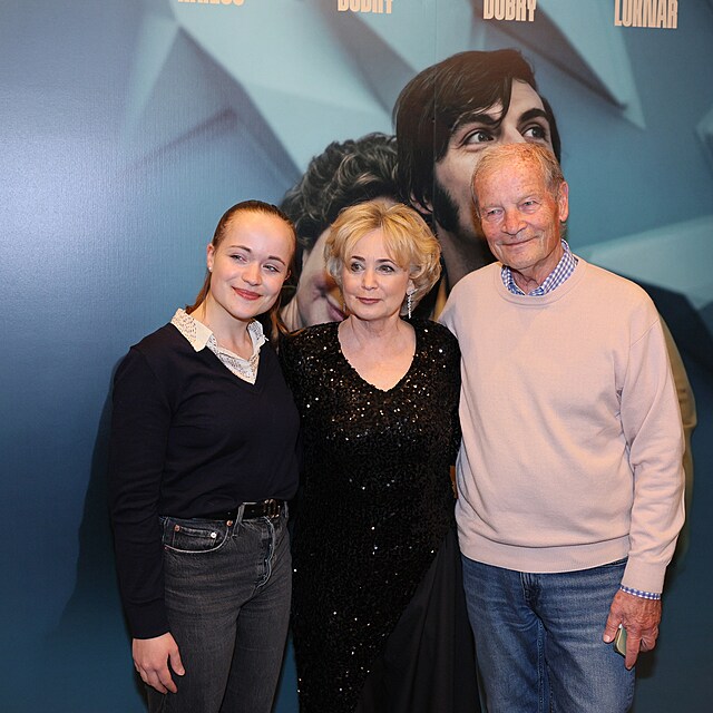 Premi�ra filmu �ampi�n v Lucern�: Jana Nagyov�, jej� dcera dcera Sophie Emma a man�el Toni Pulm