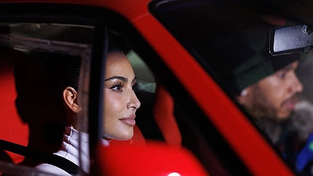 Kim Kardashian a Lewis Hamilton u� se neskr�vaj�