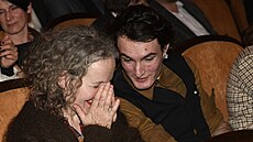 Máma a syn v hledi�ti.